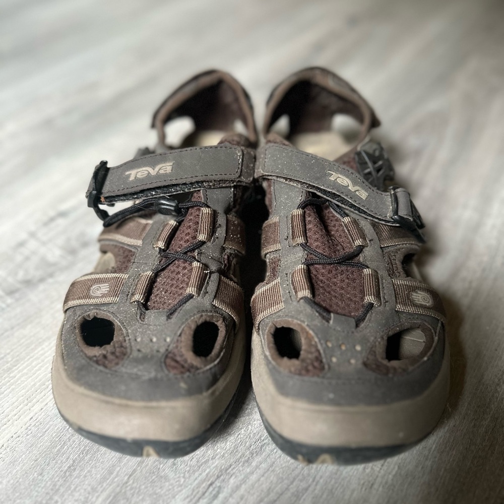 Men’s Teva omnium Sandals - Size 10 - Picture 2 of 3